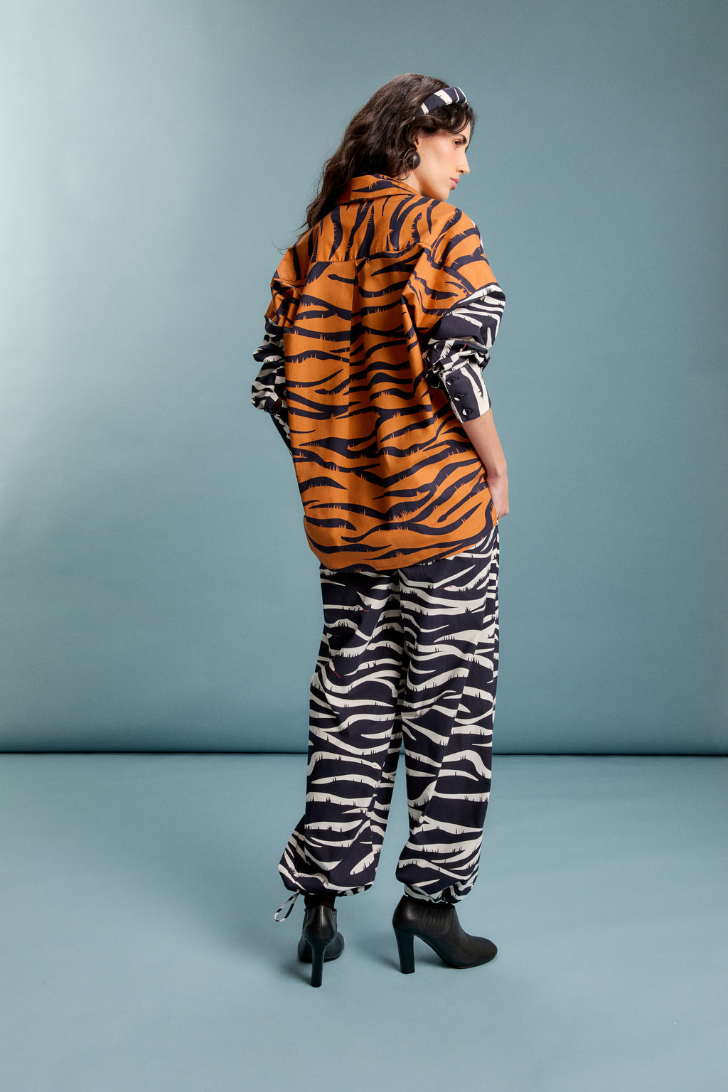 Camisa Manga Longa Cobra Zebra PB em Tricoline Paper
