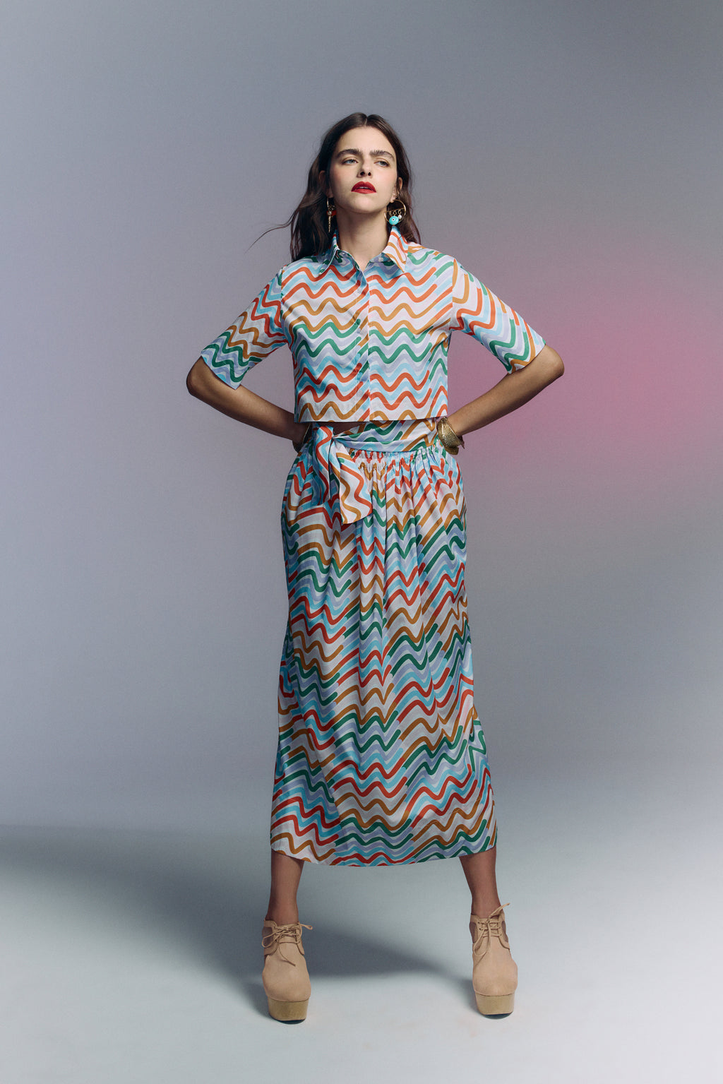 Camisa Cropped Aguadeiro Multicolor em Tricoline